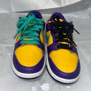 Nike Dunk Low LX
Lisa Leslie girl